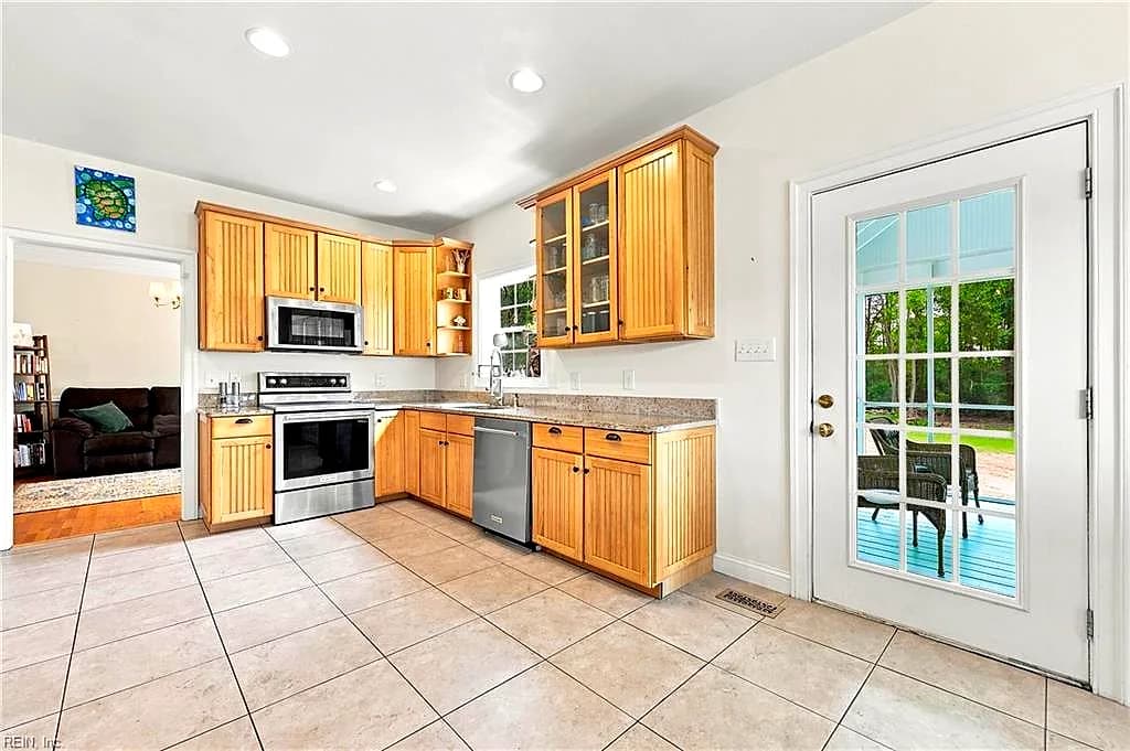 120 Martin LN, KNOTTSISLAND NC 27950 - Photo 5