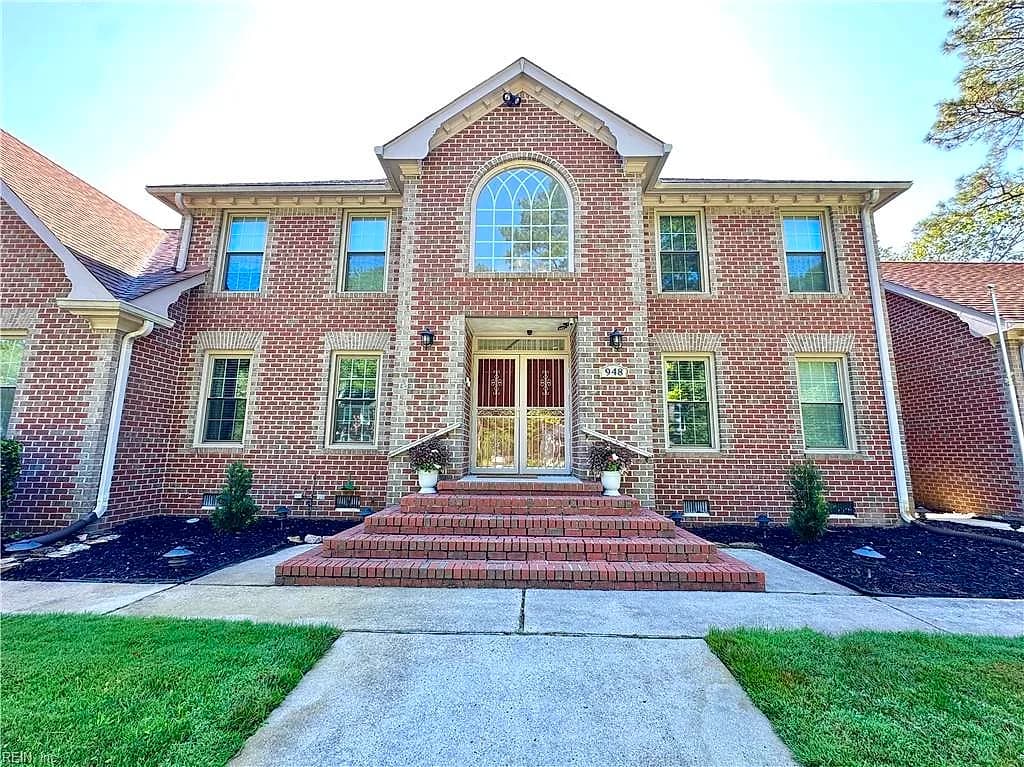 948 Forest Lakes Circle CIR, CHESAPEAKE VA 23322 - Photo 4