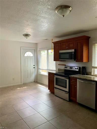 1013 S White Oak CT, CHESAPEAKE VA 23320 thumb 8