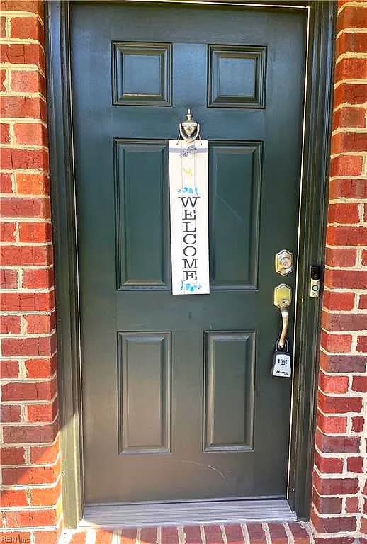 1033 Farrcroft WAY, VIRGINIA BEACH VA 23455 - Photo 3