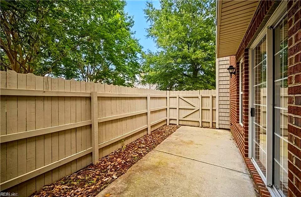 1033 Farrcroft WAY, VIRGINIA BEACH VA 23455 - Photo 4