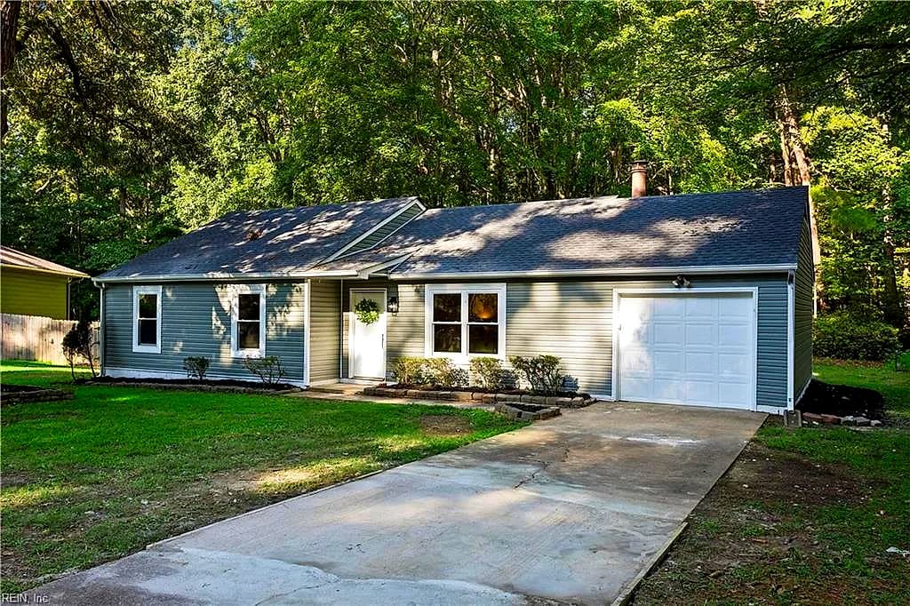 241 Batson DR, NEWPORT NEWS VA 23602 - Main photo