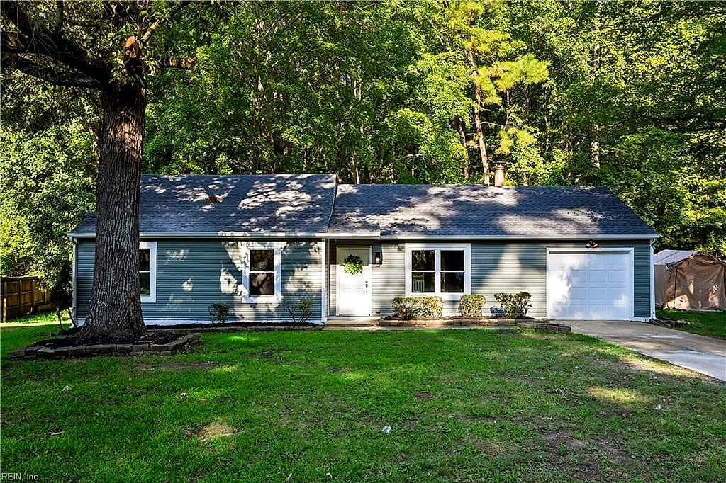 241 Batson DR, NEWPORT NEWS VA 23602 - Photo 3