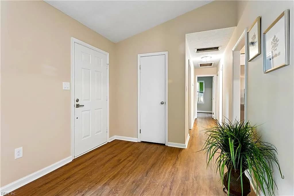 241 Batson DR, NEWPORT NEWS VA 23602 - Photo 5