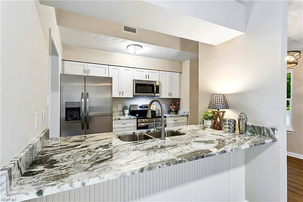241 Batson DR, NEWPORT NEWS VA 23602 thumb 9