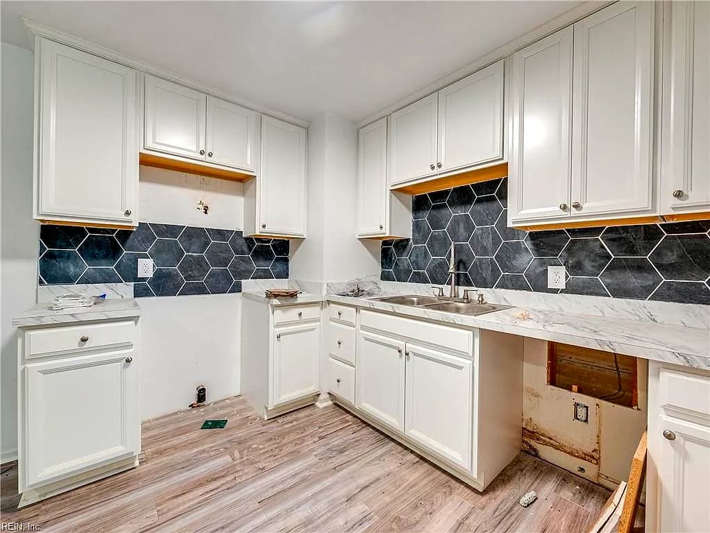 604 E Woodland DR, YORKTOWN VA 23692 - Photo 3