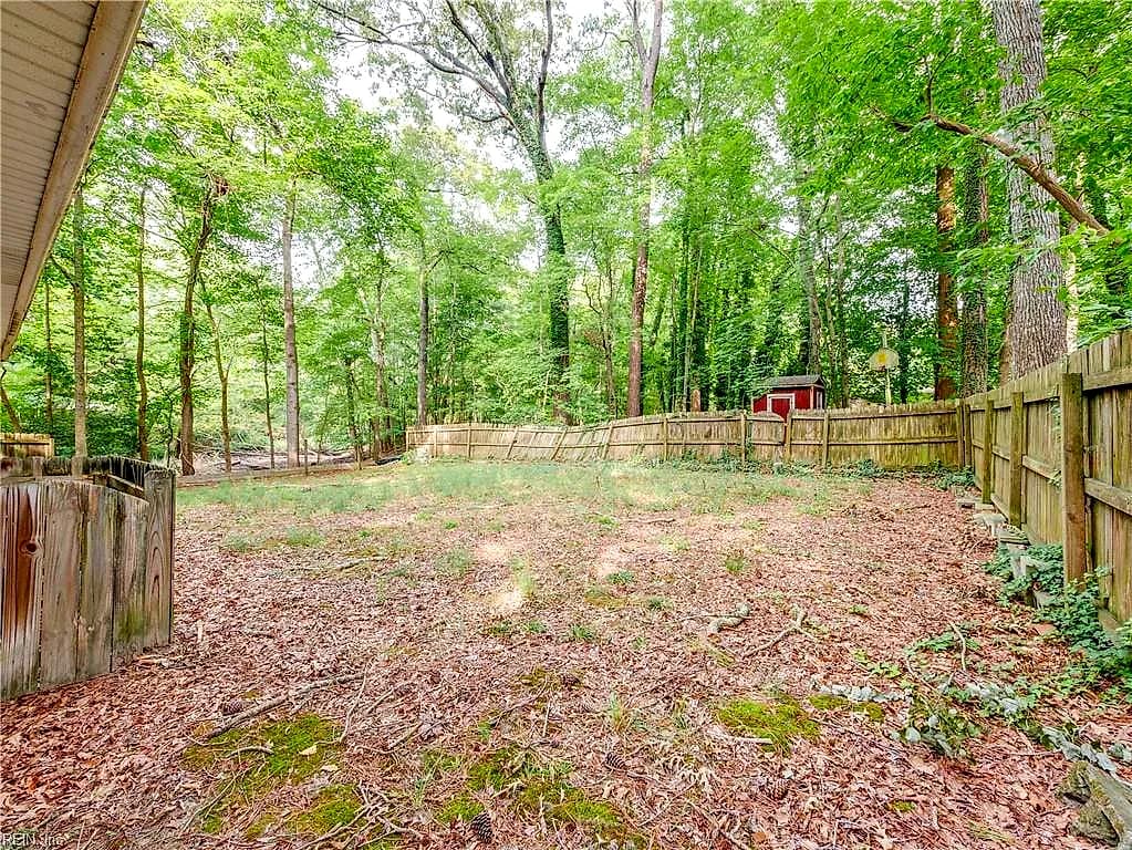 604 E Woodland DR, YORKTOWN VA 23692 thumb 9