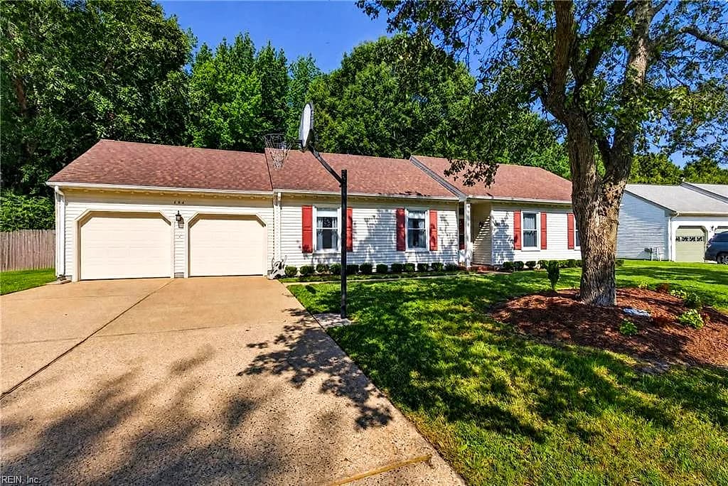404 Creekwood DR, CHESAPEAKE VA 23323 - Photo 3