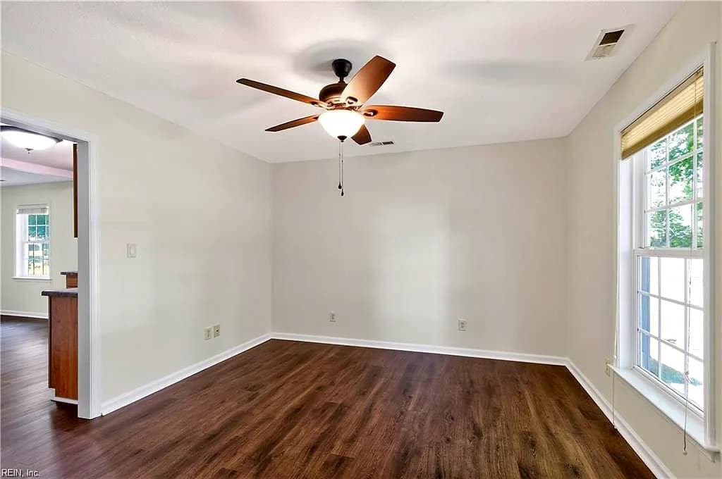 1214 Poquoson AVE, POQUOSON VA 23662 - Photo 5