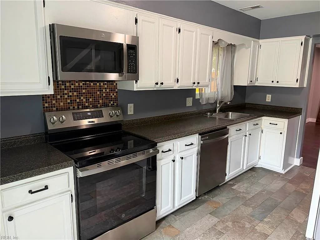 11 Farington CIR, CHESAPEAKE VA 23320 thumb 8