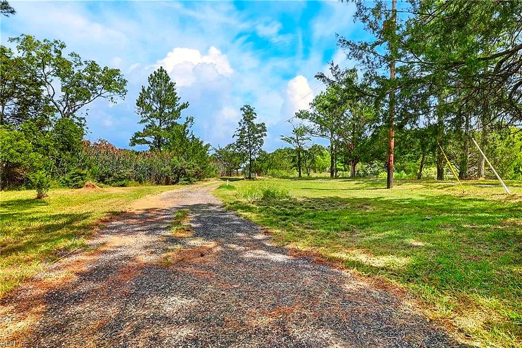 1008 Beach RD, HAMPTON VA 23664 - Photo 4