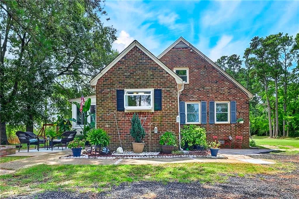 1008 Beach RD, HAMPTON VA 23664 - Photo 5