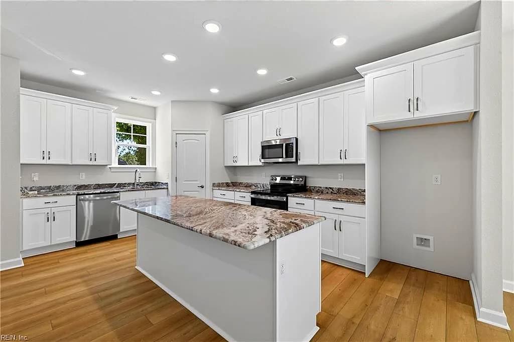 1129 Modoc AVE, NORFOLK VA 23503 thumb 6