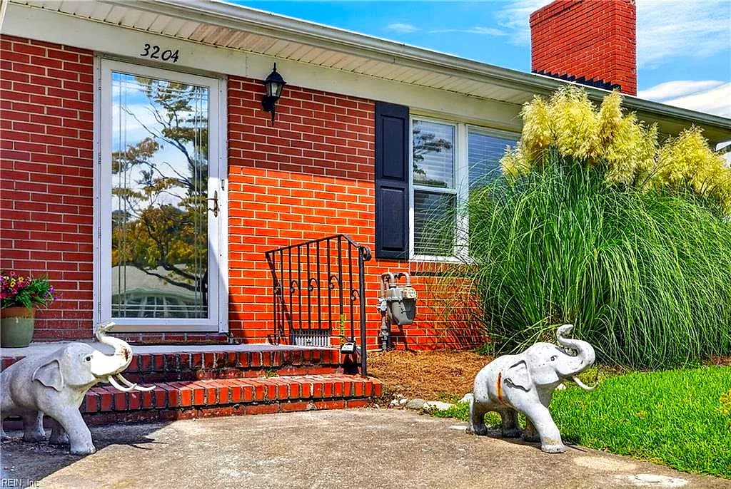 3204 Camellia DR, PORTSMOUTH VA 23703 - Photo 3