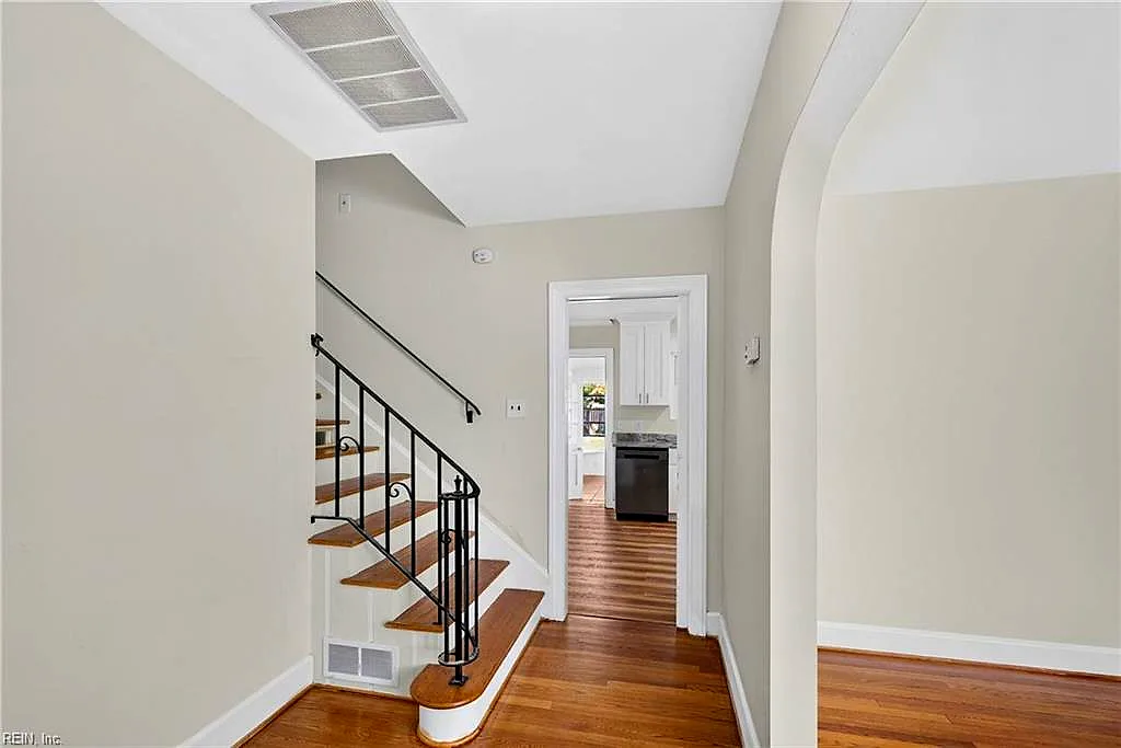 3204 Camellia DR, PORTSMOUTH VA 23703 - Photo 5