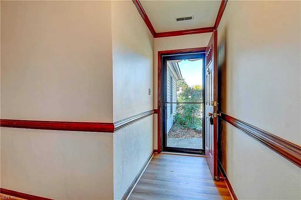 2204 Spring Run CT, VIRGINIA BEACH VA 23454 - Photo 4