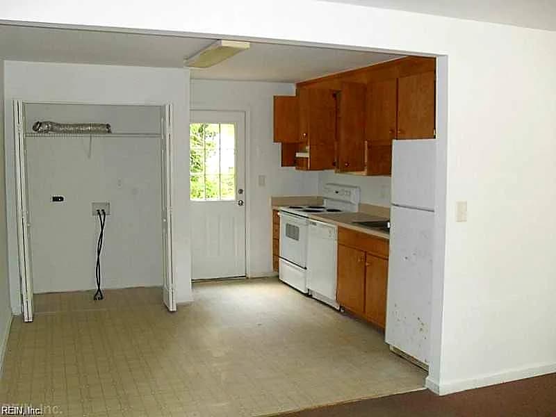 122 Christian ST #5, NEWPORT NEWS VA 23608 - Photo 4