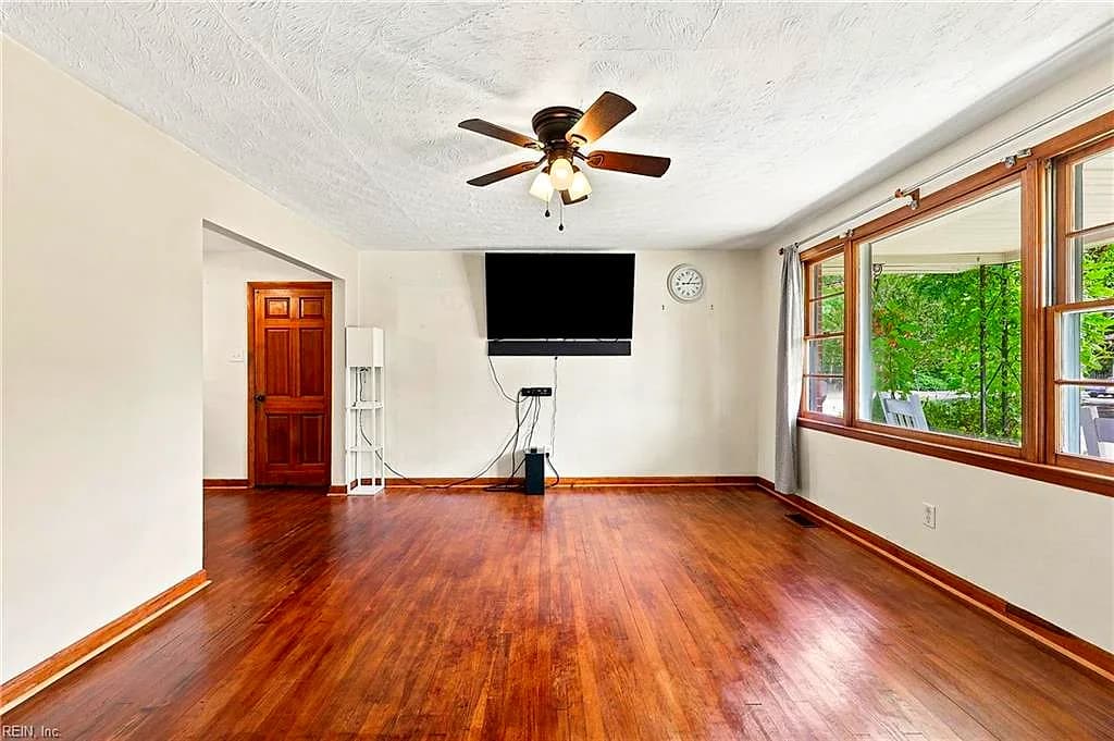 424 Shell RD, CHESAPEAKE VA 23323 thumb 6