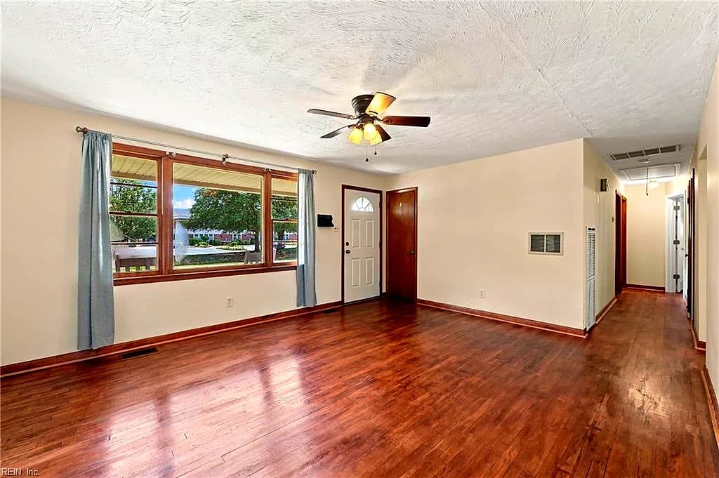 424 Shell RD, CHESAPEAKE VA 23323 thumb 8