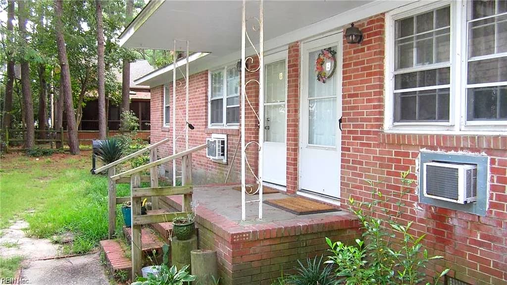 2220 Bayberry ST #B, VIRGINIA BEACH VA 23451 - Photo 2