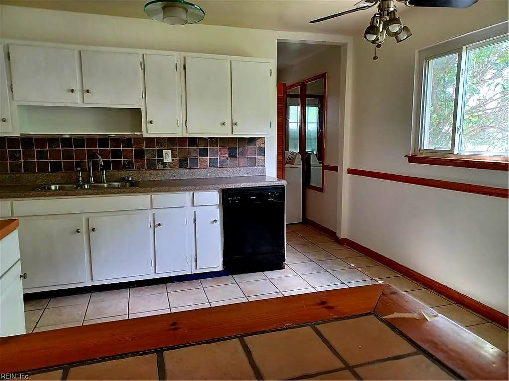 1403 Salton DR, CHESAPEAKE VA 23325 - Photo 5