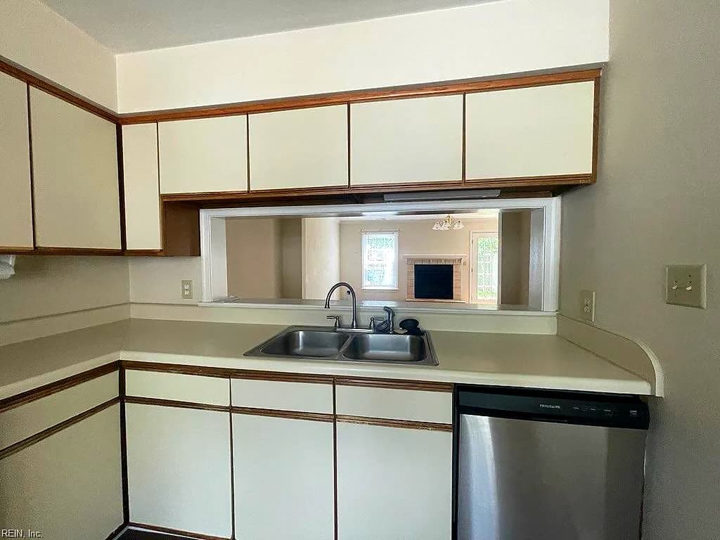 4613 Stonebridge LN, VIRGINIA BEACH VA 23462 thumb 6