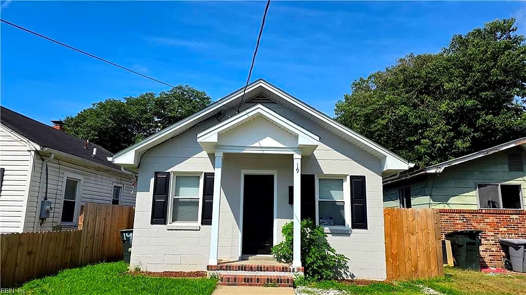 19 Maplewood ST, HAMPTON VA 23669 - Main photo