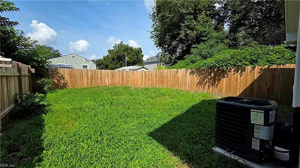 19 Maplewood ST, HAMPTON VA 23669 - Photo 5