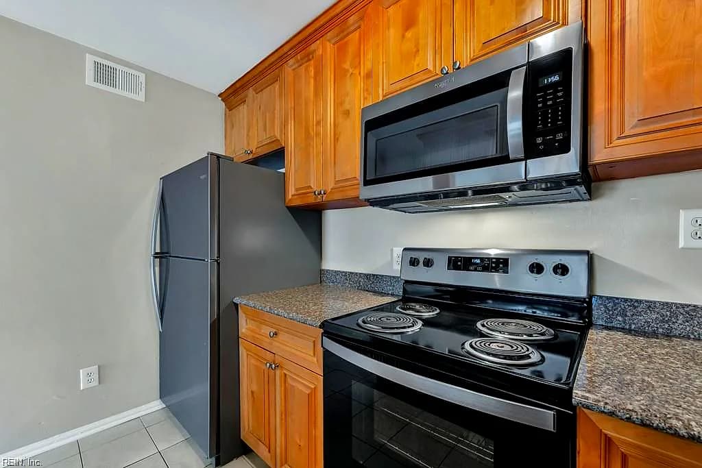 1015 Barclay SQ, VIRGINIA BEACH VA 23451 thumb 12