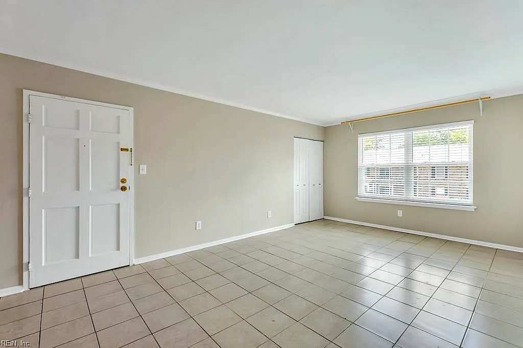 1015 Barclay SQ, VIRGINIA BEACH VA 23451 - Photo 3