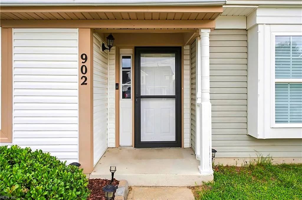 902 Pocahontas CT, SMITHFIELD VA 23430 - Photo 4