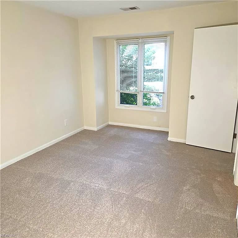 612 Pinewood Drive DR, VIRGINIA BEACH VA 23451 - Photo 4
