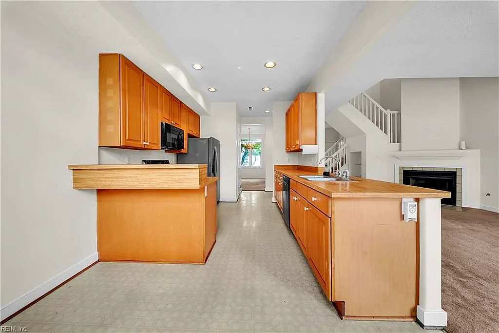 1039 Porte Harbour ARCH, HAMPTON VA 23664 thumb 6