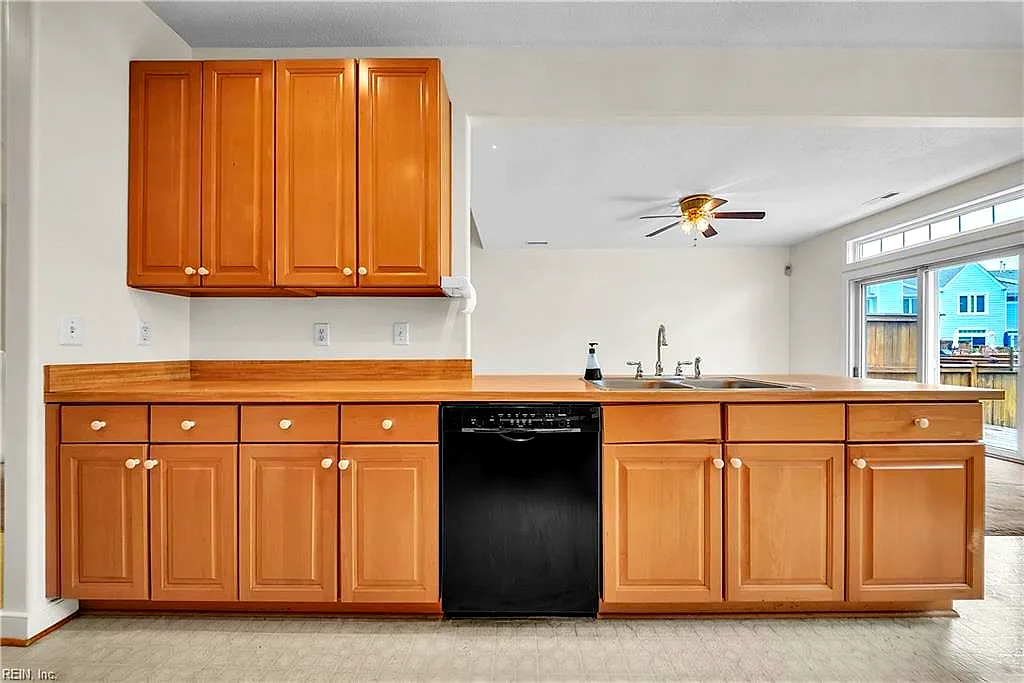1039 Porte Harbour ARCH, HAMPTON VA 23664 thumb 9
