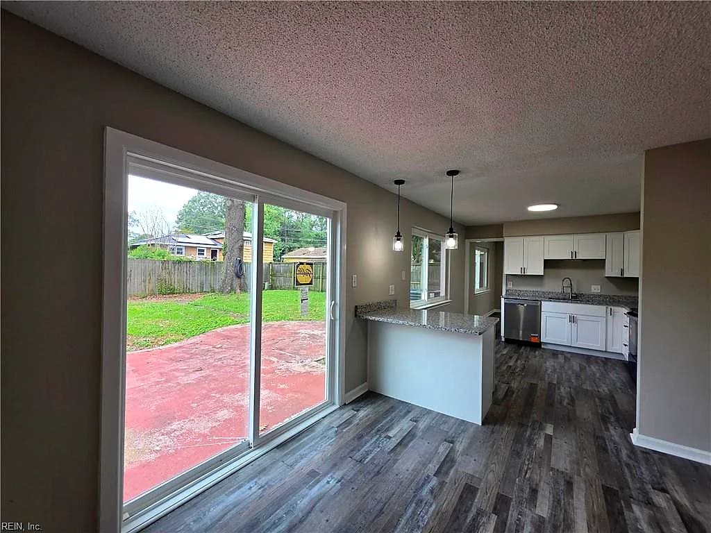 3781 Strathmoor CIR, VIRGINIA BEACH VA 23452 - Photo 5