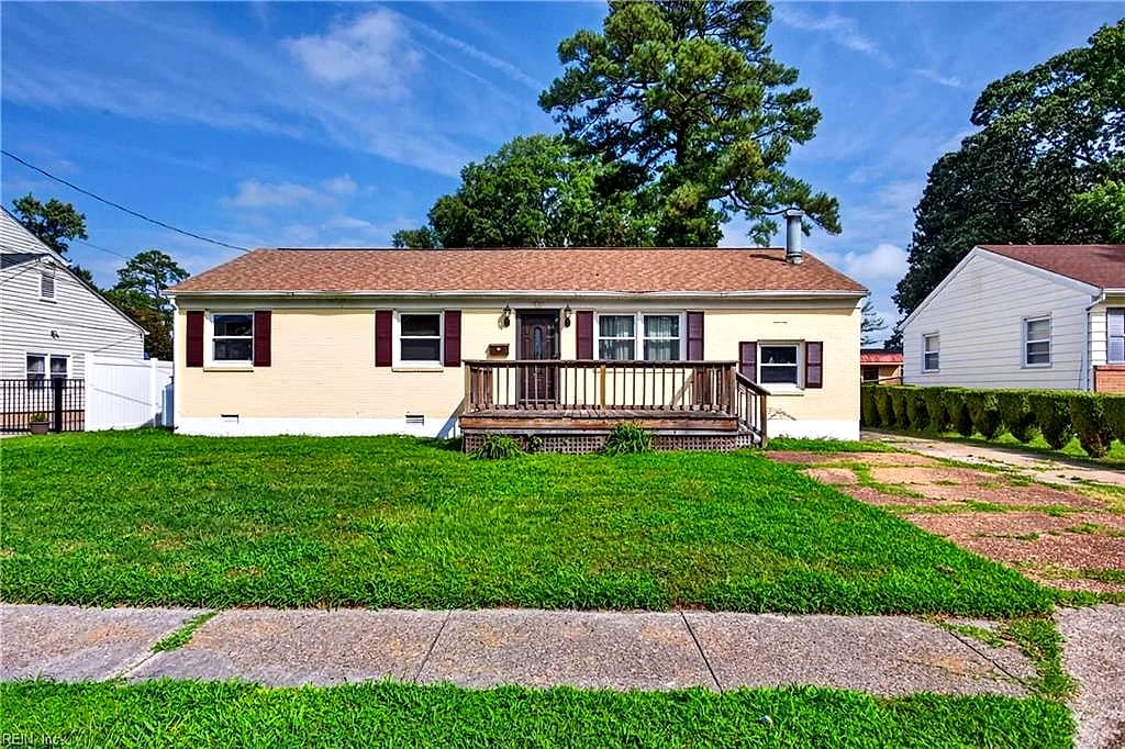 18 Haley DR, HAMPTON VA 23661 - Photo 2