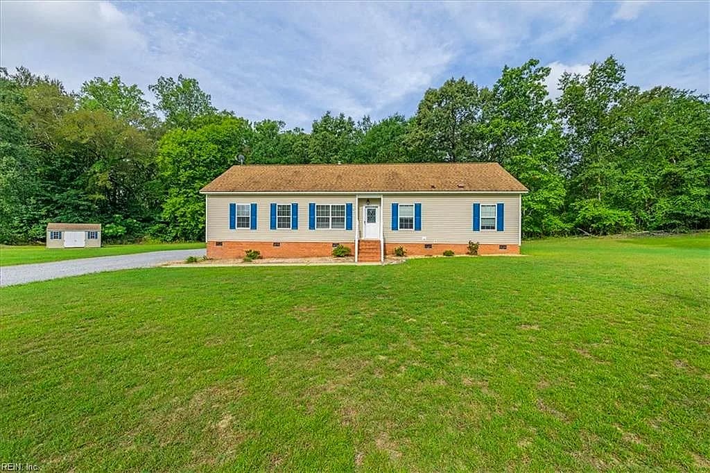 23374 Lee ST, COURTLAND VA 23837 - Photo 2