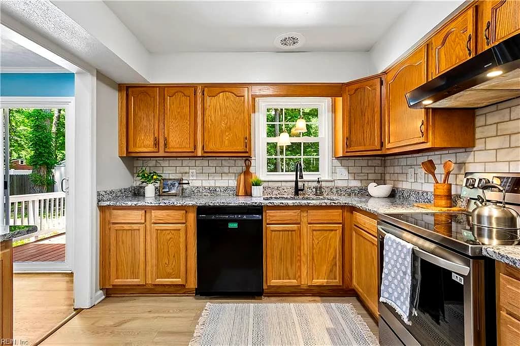 9 Hansom DR, POQUOSON VA 23662 thumb 12