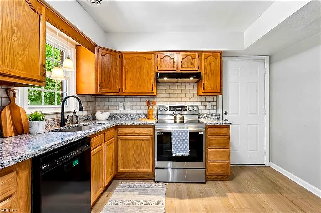 9 Hansom DR, POQUOSON VA 23662 thumb 9