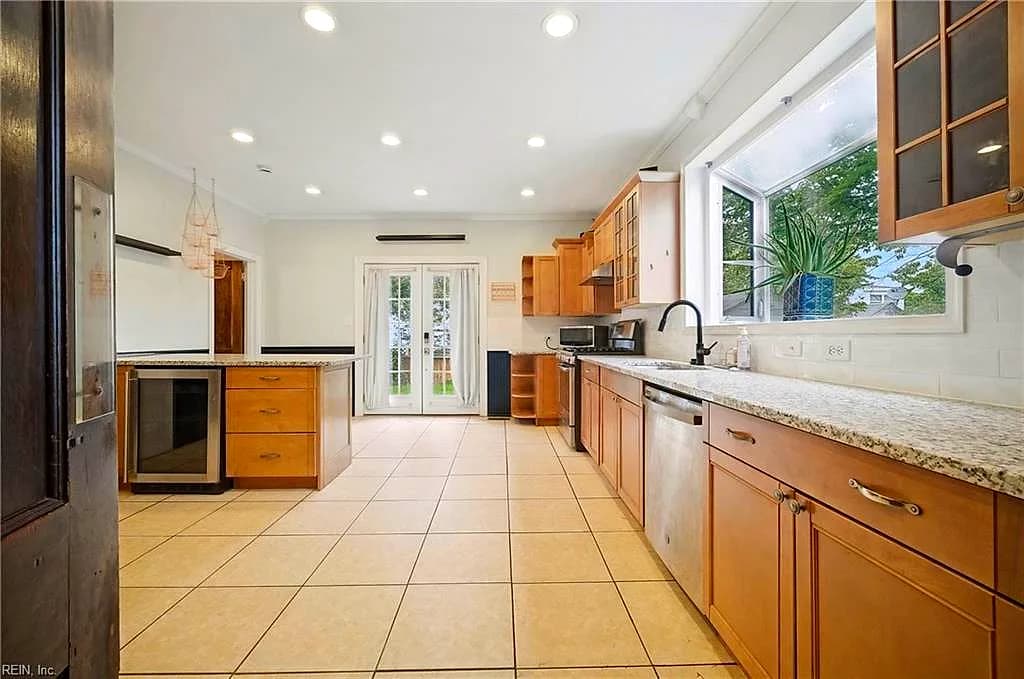118 W Randall AVE #Ave, NORFOLK VA 23503 thumb 12