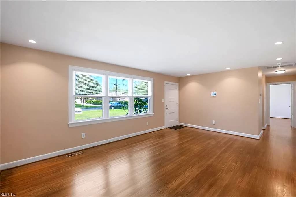 52 Middlesex RD, NEWPORT NEWS VA 23606 - Photo 4