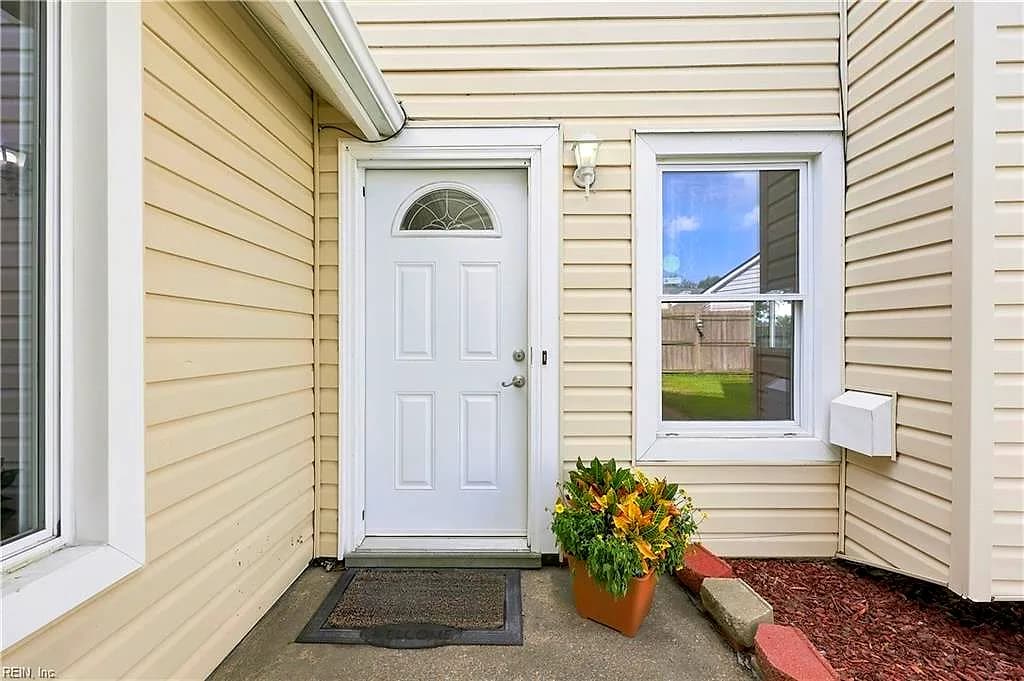 1517 Newport CIR, VIRGINIA BEACH VA 23453 - Photo 4