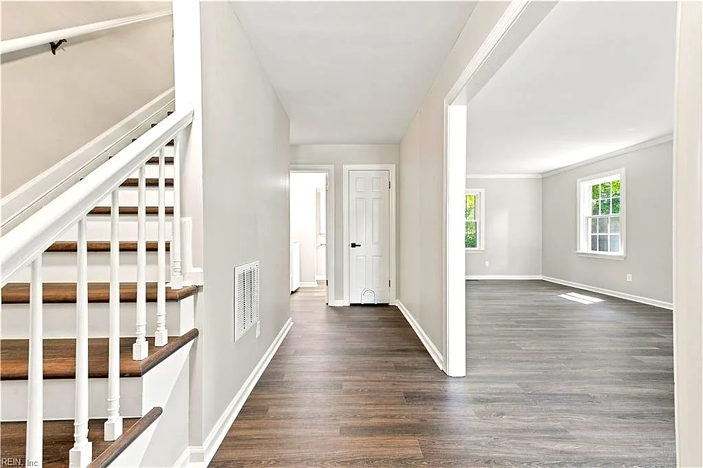 188 Corinthia DR, NEWPORT NEWS VA 23608 - Photo 4
