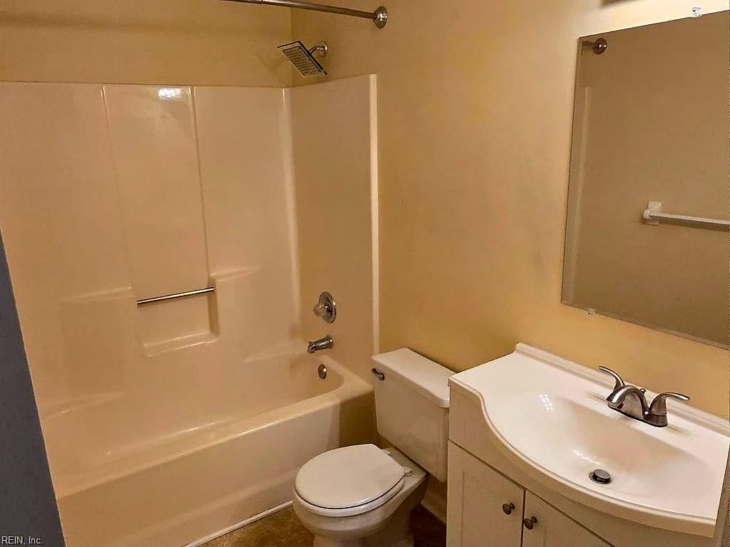744 S Lake CIR, CHESAPEAKE VA 23322 thumb 12