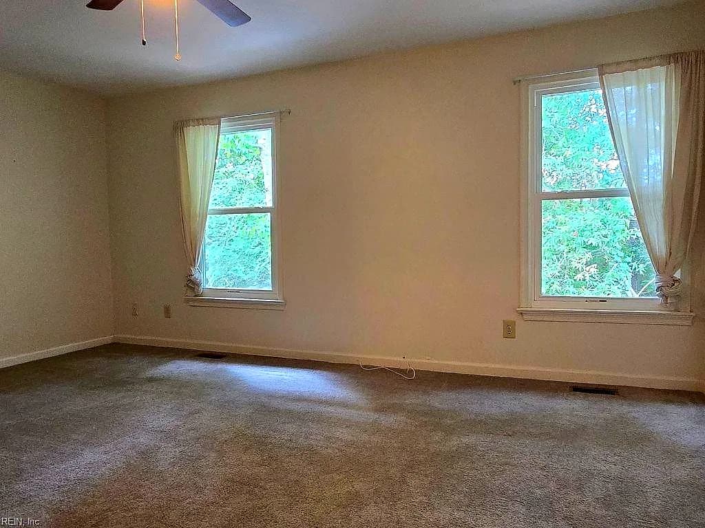 744 S Lake CIR, CHESAPEAKE VA 23322 thumb 10