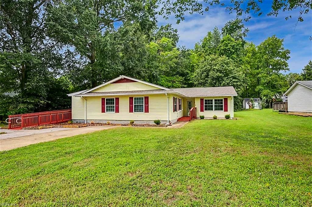 471 Richneck RD, NEWPORT NEWS VA 23608 - Photo 4
