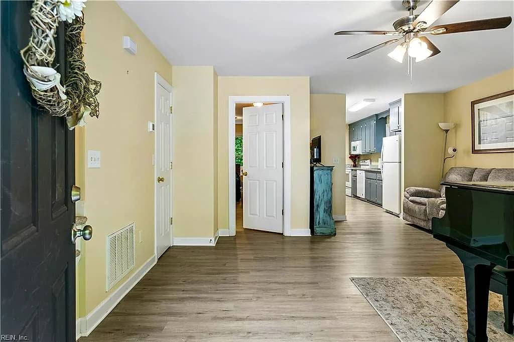 6418 Village Woods CT, GLOUCESTER VA 23061 - Photo 3