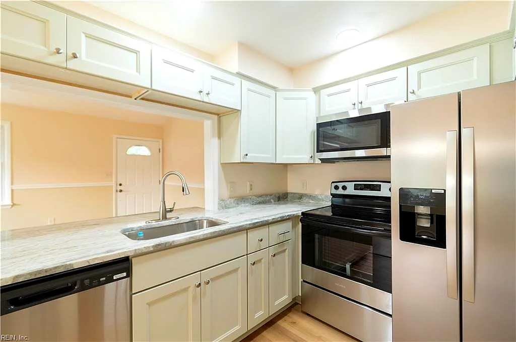 1302 Portlock RD, CHESAPEAKE VA 23324 - Photo 4