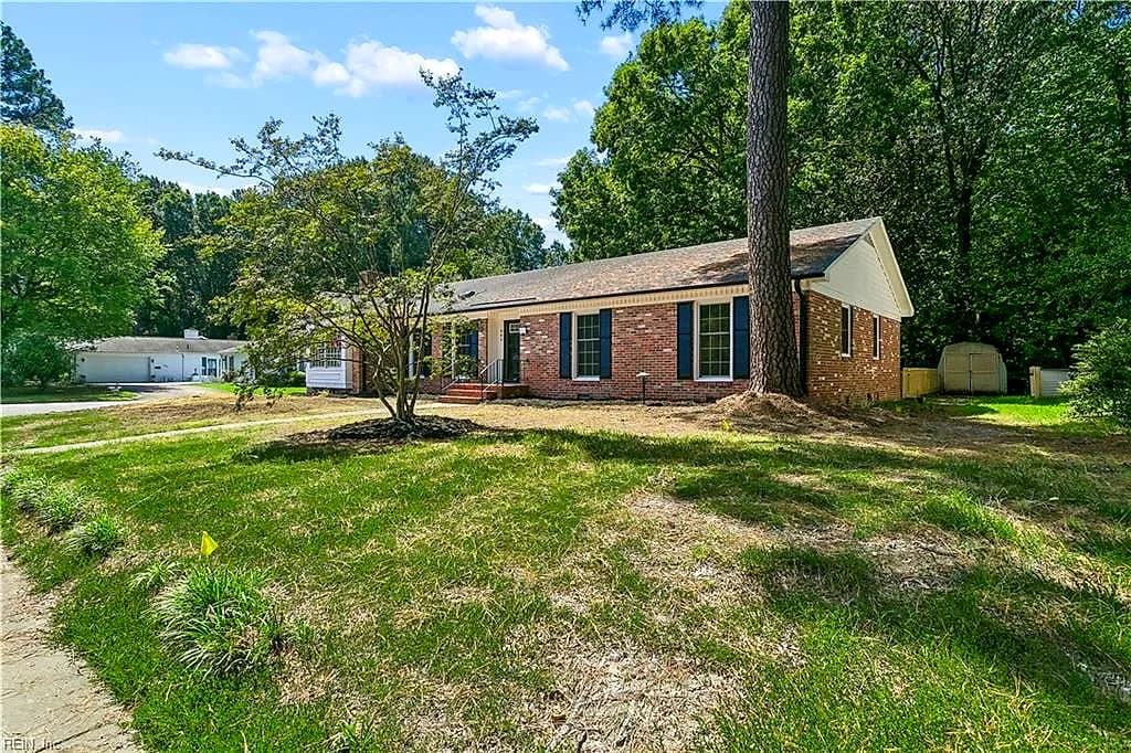 682 Village Green PW, NEWPORT NEWS VA 23602 - Main photo