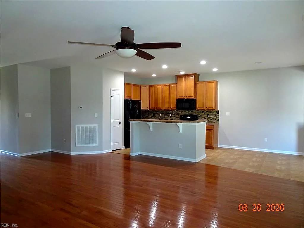 296 Concord DR, HAMPTON VA 23666 - Photo 3